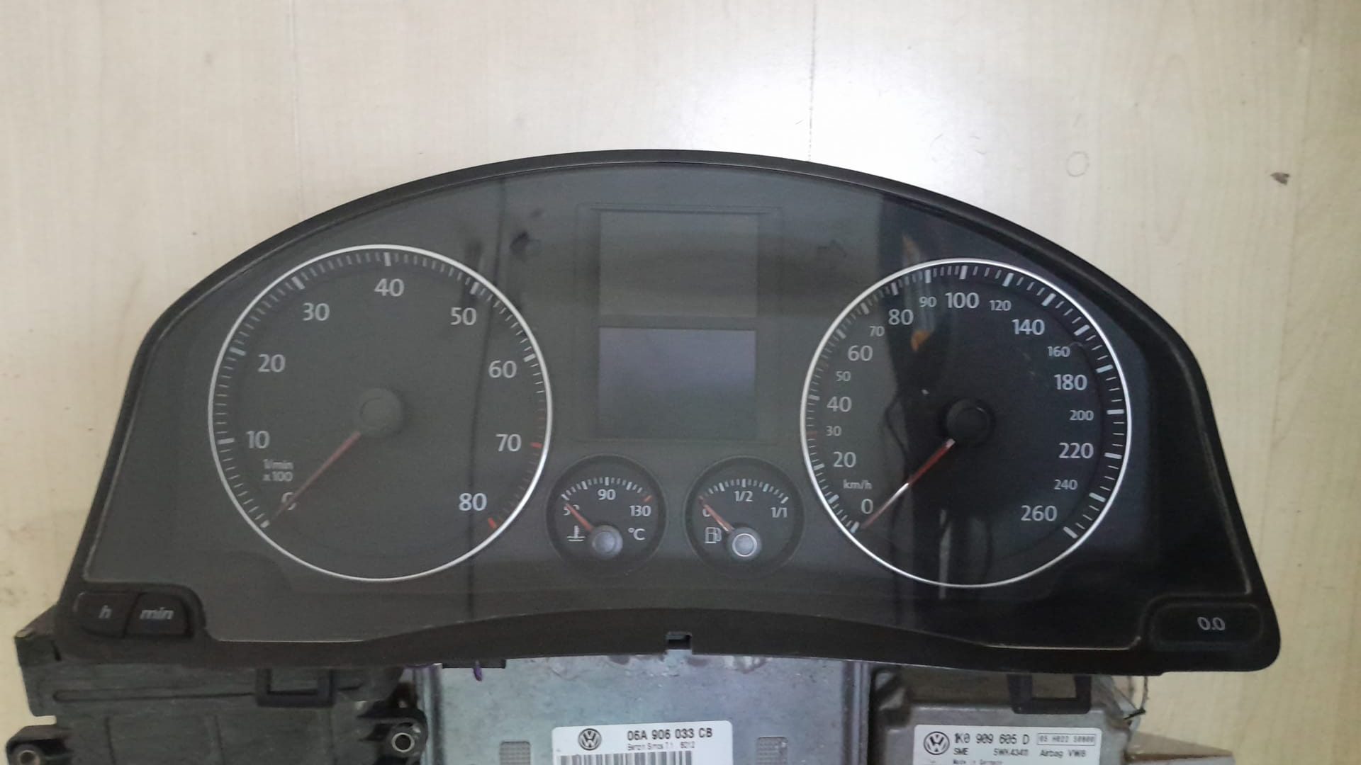 Kit pornire VW Golf 5,an 2005,1.6 benzina,75kw,tip motor BGU.Cod 06A906033 CB