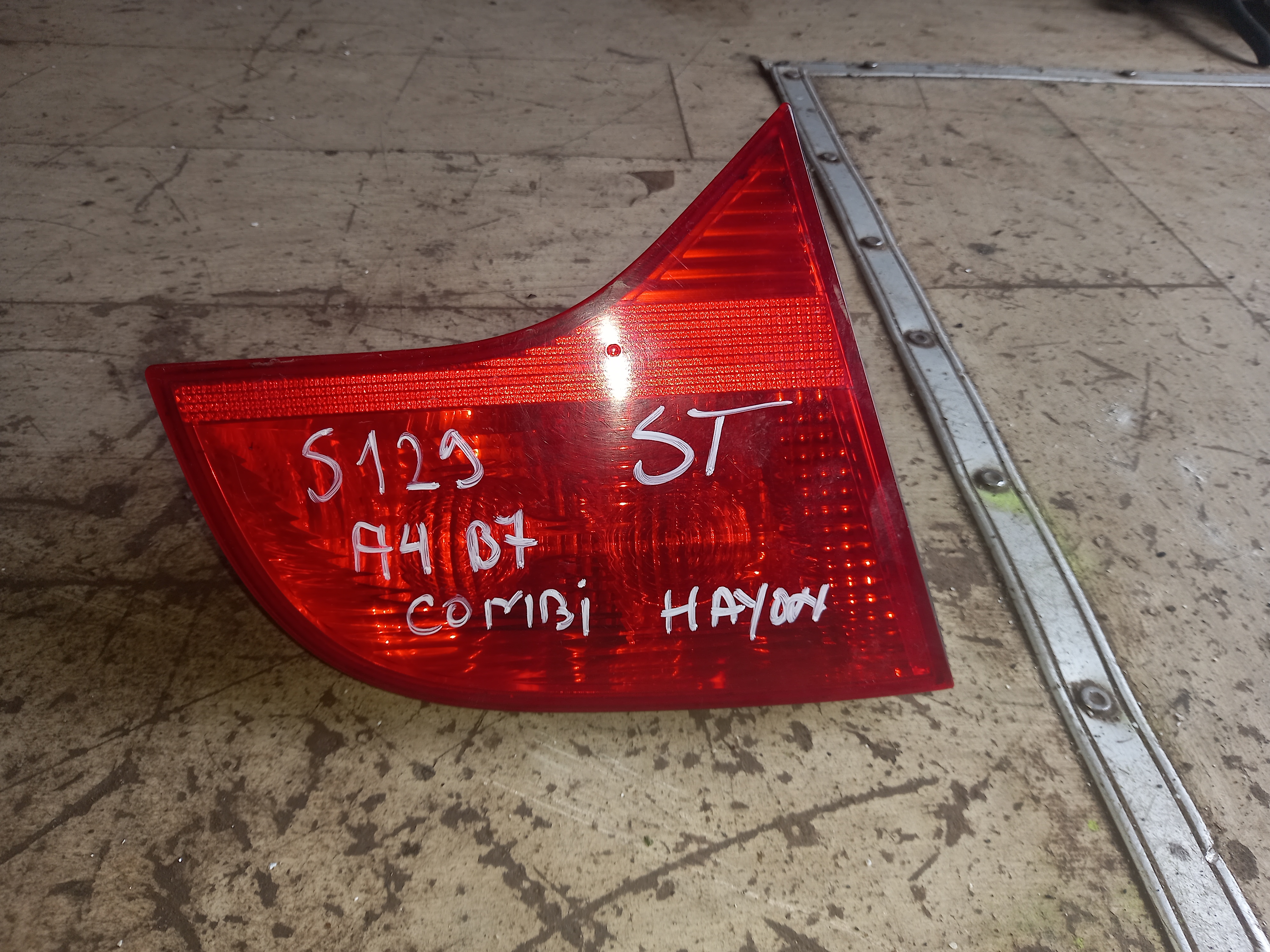 Stop stanga haion Audi A4 B7 Combi