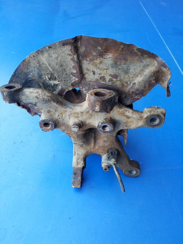 Fuzetă – Parte montare: Stânga față – BMW 3 Series E36 [1990 – 2000] Sedan 316i MT (102 hp)