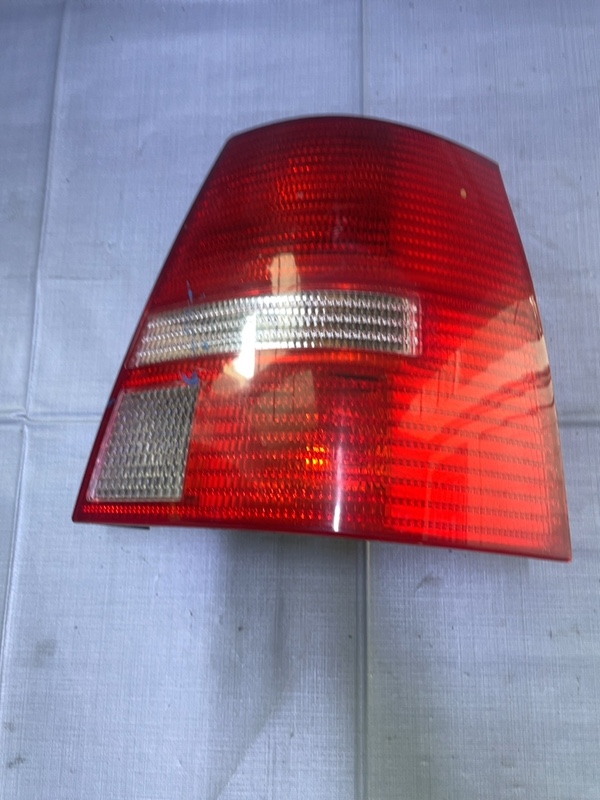 Lampă spate – Parte montare: Dreapta spate, Varianta: Wagon 5 uși – Volkswagen Golf 4 generation [1997 – 2006] wagon 1.9 TDI MT (100 hp)