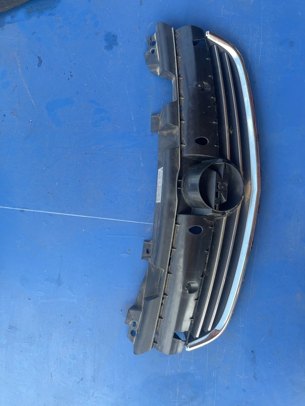 Grilă radiator – Culoare: Negru – Opel Zafira B [2005 – 2010] Minivan 5-doors 1.9 CDTI MT (150 hp)