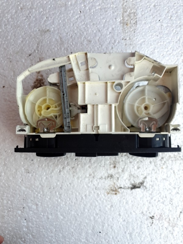 Panou comandă aer – Volkswagen Golf 4 generation [1997 – 2006] wagon 1.9 TDI MT (100 hp)