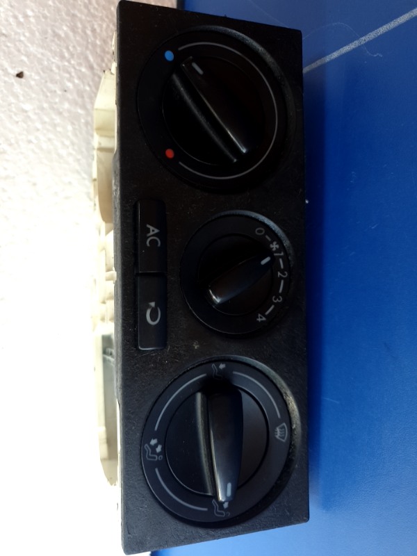 Panou comandă aer – Volkswagen Golf 4 generation [1997 – 2006] wagon 1.9 TDI MT (100 hp)