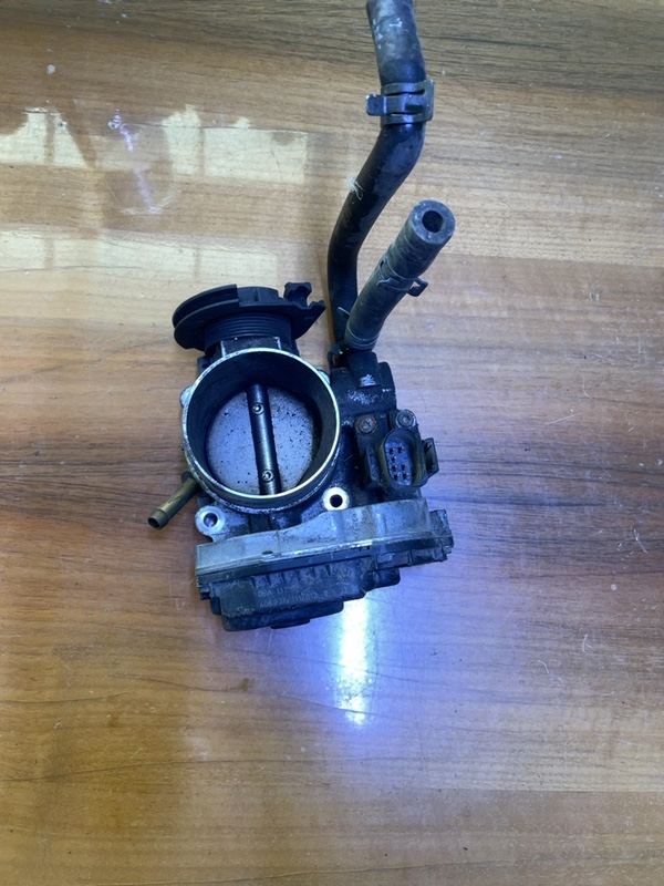 Clapetă accelerație – Volkswagen Golf 4 generation [1997 – 2006] Hatchback 5-doors 1.6 MT (100 hp)