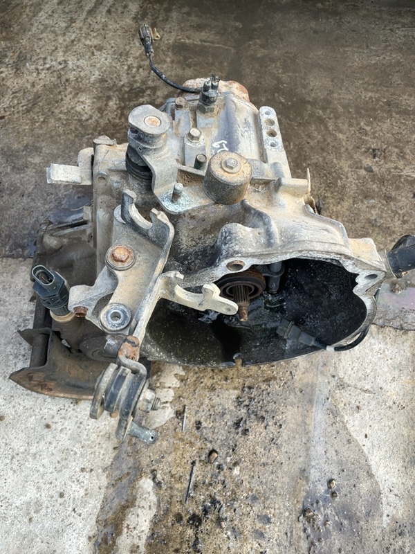 Cutie de viteze – Manuală – Chevrolet Aveo T200 [2003 – 2008] Sedan 1.2 MT (72 hp)