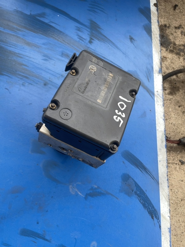 Pompă ABS – Volkswagen Polo 3 generation [restyling] [2000 – 2002] Hatchback 5-doors 1.0 MT (50 hp)