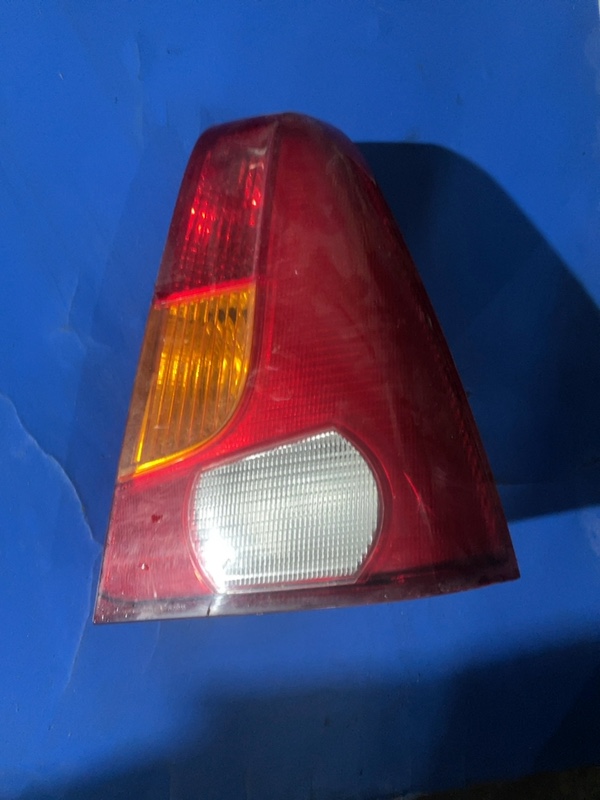 Lampă spate – Parte montare: Dreapta – Dacia Logan 1 generation [2004 – 2008] Sedan 1.4 MT (75 hp)