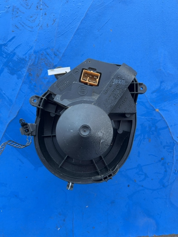 Ventilator habitaclu – Audi A4 B5 [restyling] [1997 – 2001] Sedan 1.6 MT (101 hp)