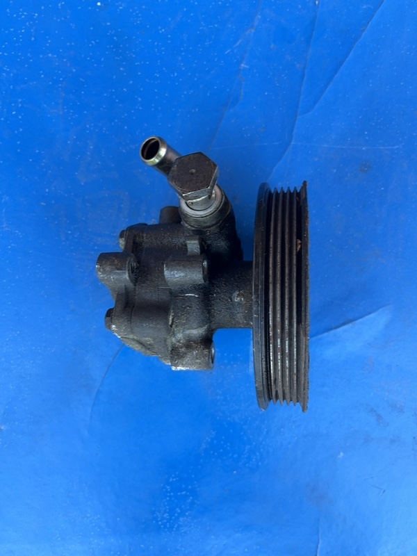 Pompă servodirecție – Volkswagen Passat B5 [1996 – 2000] Sedan 4-doors 1.6 MT (101 hp)