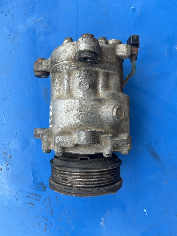 Compresor climă – Volkswagen Polo 3 generation [restyling] [2000 – 2002] Hatchback 5-doors 1.4 MT (60 hp)