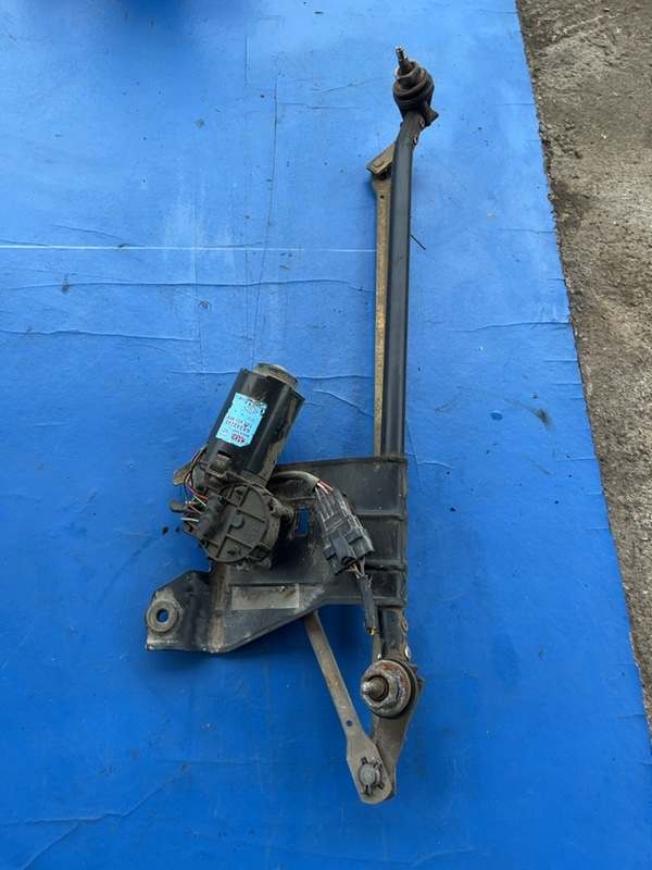 Ansamblu stergător parbriz – Parte montare: Față – Dacia Logan 1 generation [2004 – 2008] Sedan 1.5 D MT (70 hp)