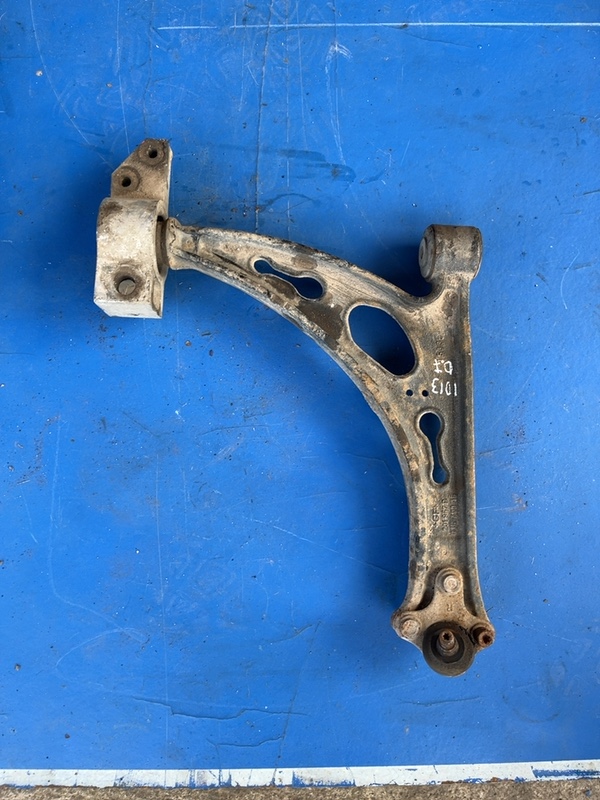 Braț oscilant – Parte montare: Dreapta f – Volkswagen Touran 1 generation [restyling] [2006 – 2010] Minivan 5-doors 1.9 TDI MT (105 hp)