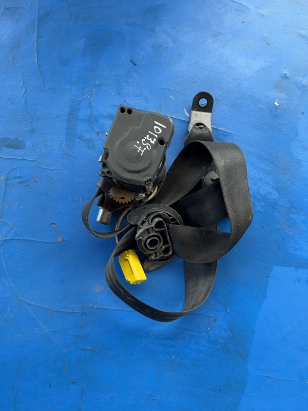 Centură siguranță – Parte montare: Stânga f – Volkswagen Touran 1 generation [restyling] [2006 – 2010] Minivan 5-doors 1.9 TDI MT (105 hp)