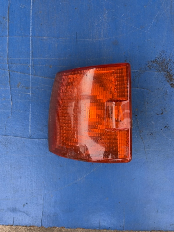 Semnalizator – Culoare: Portocaliu, Parte montare: Stânga – Volkswagen Transporter T4 [1990 – 2003] Van 2.5 MT (88 hp)