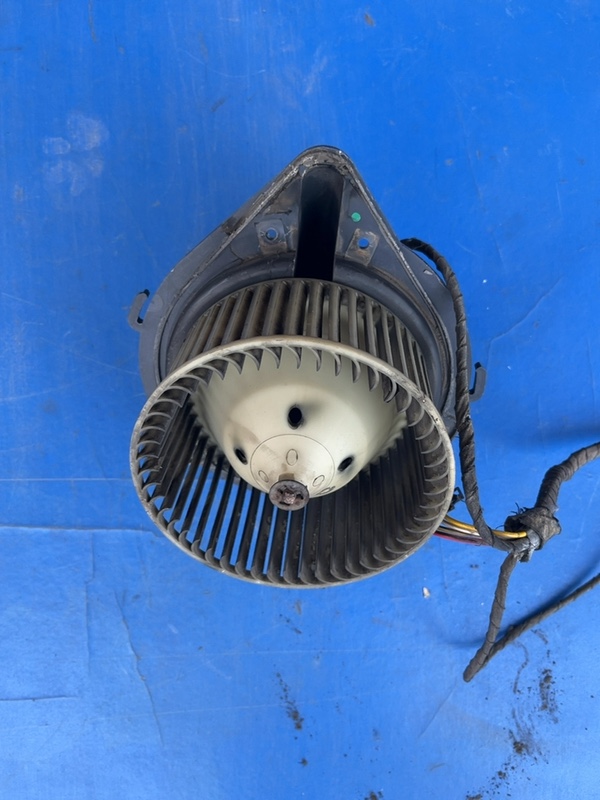 Ventilator habitaclu – Volkswagen Transporter T4 [1990 – 2003] Van 2.5 MT (88 hp)