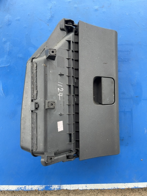 Torpedou – Volkswagen Polo 4 generation [2001 – 2005] Hatchback 3-doors 1.2 MT (64 hp)