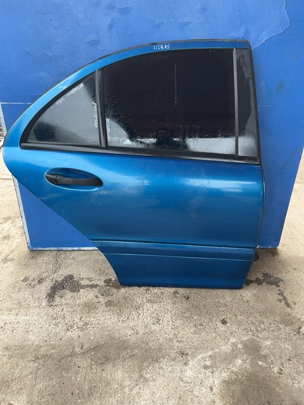 Usa spate – Culoare: Albastru, Parte montare: Dreapta  – Mercedes-Benz C-Class W203 [2000 – 2004] Sedan 2.0 MT (129 hp)