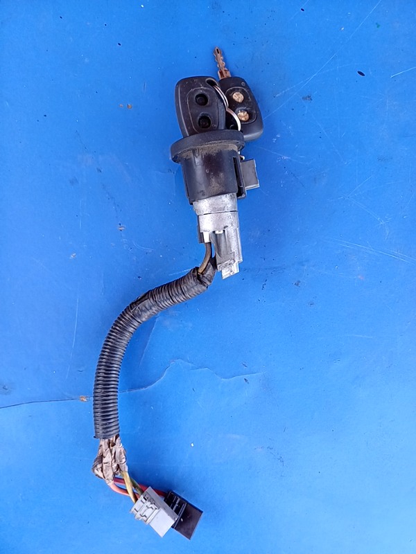 Contact cu cheie – Renault Trafic 2 generation [2001 – 2006] Minivan 1.9 dCi MT (100 hp)