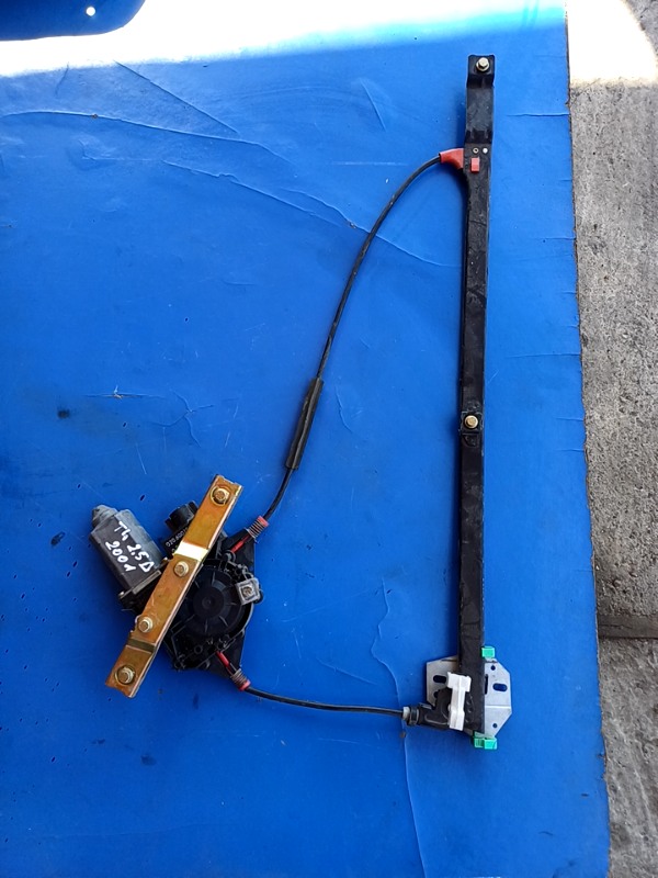 Macara geam  – Electric, Parte montare: Stânga față – Volkswagen Transporter T4 [1990 – 2003] Van 2.5 TDI L MT (102 hp)