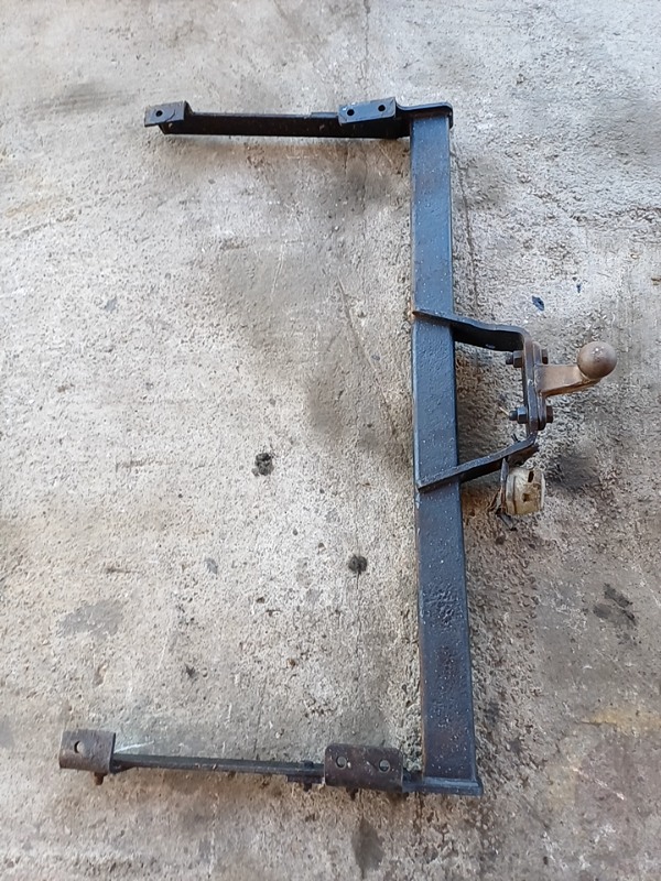 Carlig remorcare – Renault Trafic 2 generation [2001 – 2006] Minivan 1.9 dCi MT (100 hp)