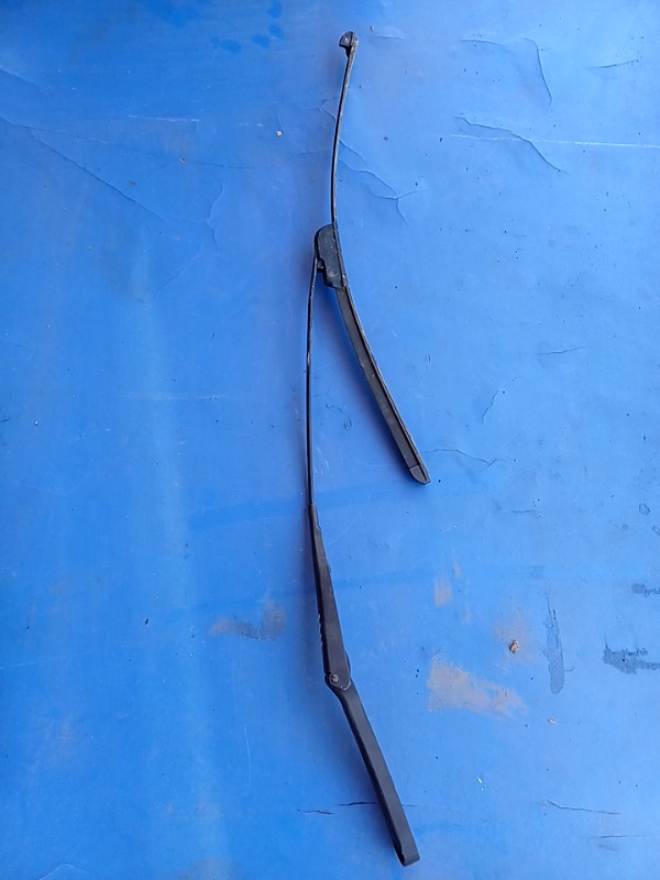 Braț stergător  – BMW 3 Series E36 [1990 – 2000] Sedan 318i MT (116 hp)