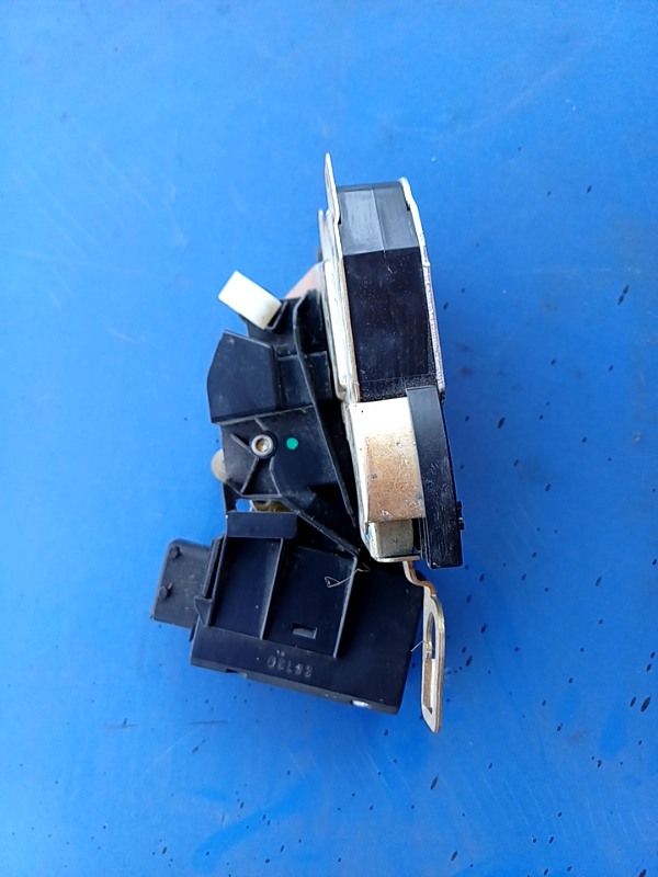 Broască ușă – Parte montare: Dreapta față – BMW 3 Series E36 [1990 – 2000] Sedan 318i MT (116 hp)