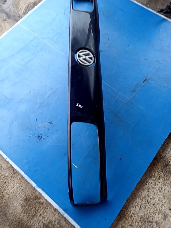 Grilă radiator – Volkswagen Passat B3 [1988 – 1993] wagon 1.8 MT (90 hp)