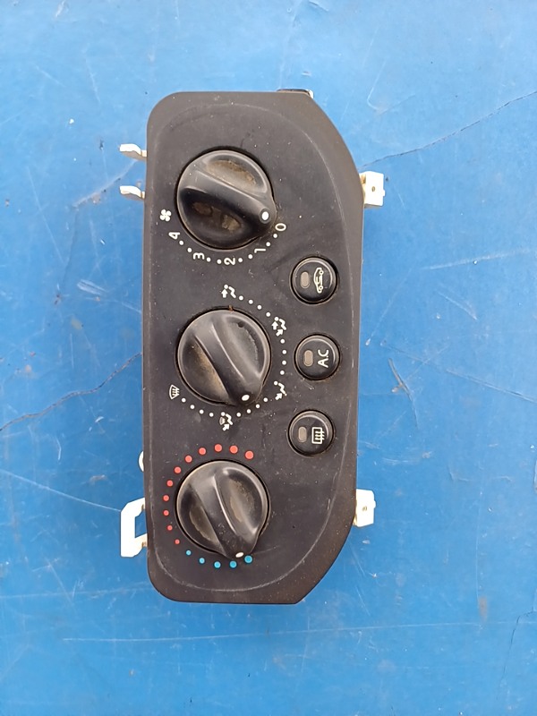 Panou comandă aer – Renault Clio 2 generation [1998 – 2005] Hatchback 5-doors 1.4 MT (75 hp)