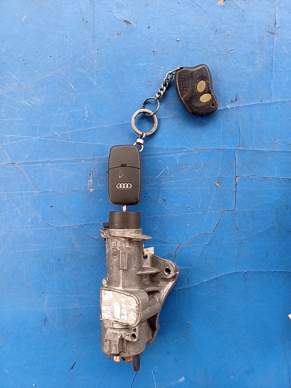 Contact cu cheie – Audi A4 B5 [1994 – 1999] Sedan 1.9 TDI MT (90 hp)