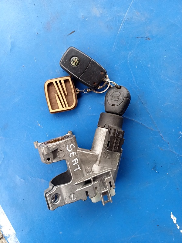 Contact cu cheie – SEAT Cordoba 1 generation [restyling] [1999 – 2003] wagon 5 doors 1.9 MT (90 hp)