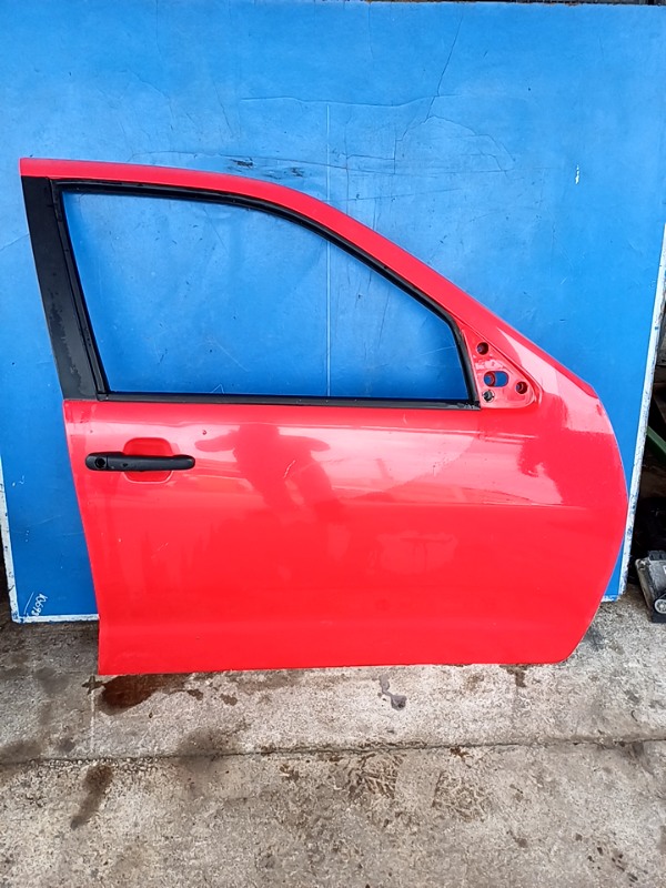 Usa față – Culoare: Roșu, Parte montare: Dreapta  – SEAT Ibiza 2 generation [restyling] [1996 – 2002] Hatchback 1.4 MT (75 hp)