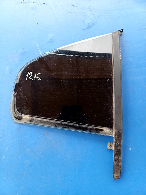 Geam lateral  – Parte montare: Dreapta spate – Skoda Octavia 1 generation [restyling] [2000 – 2010] Liftback 5-doors 1.9 TDI MT (90 hp)