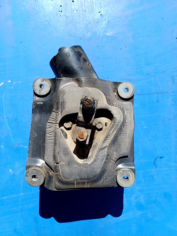 Motoraș stergătoare – Parte montare: Față – Volvo S40 1 generation [1996 – 2000] Sedan 1.9 TD MT  (90 hp)