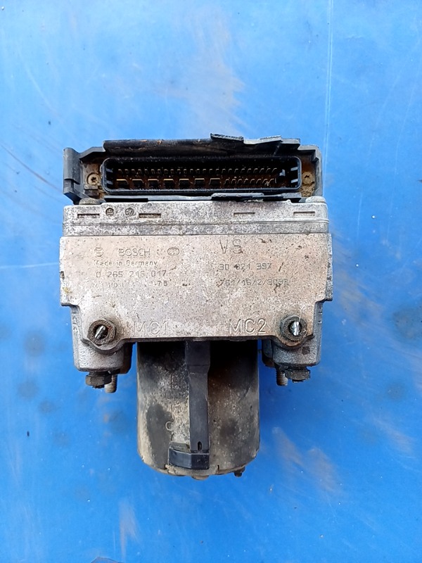 Pompă ABS – Volvo S40 1 generation [1996 – 2000] Sedan 1.9 TD MT  (90 hp)