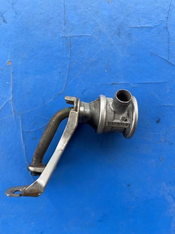 Supapă EGR – Opel Vectra B [1995 – 1999] Sedan 4-doors 1.6 MT (101 hp)