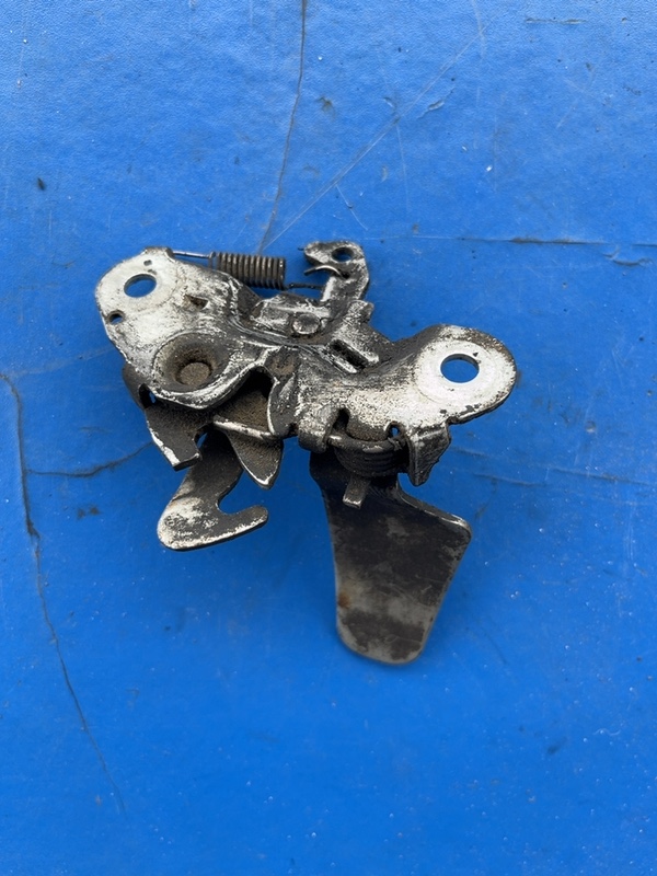 Mecanism inchidere capotă – Peugeot 307 1 generation [restyling] [2005 – 2008] wagon 2.0 HDi MT (136 hp)