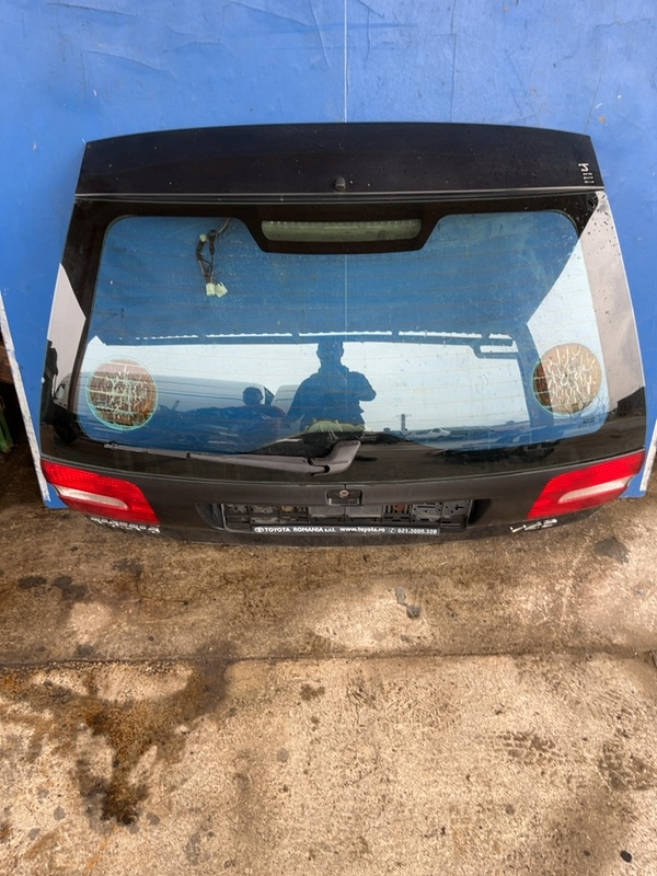 Haion – Culoare: Negru – Volvo V40 1 generation [restyling] [2000 – 2002] wagon 1.6 MT (109 hp)