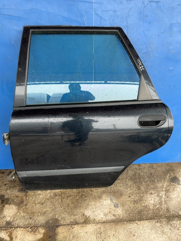 Usa spate – Culoare: Negru, Parte montare: Stânga – Volvo V40 1 generation [restyling] [2000 – 2002] wagon 1.6 MT (109 hp)