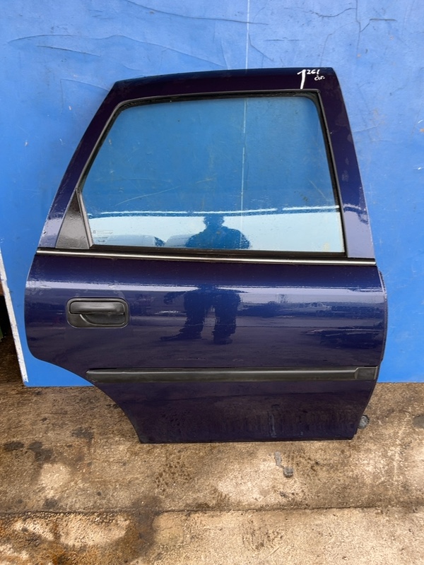 Usa spate – Culoare: Albastru , Parte montare: Dreapta  – Opel Vectra B [1995 – 1999] Sedan 4-doors 1.6 MT (101 hp)