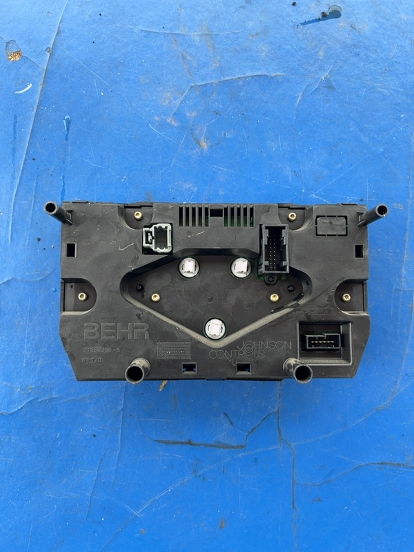 Climatronic – Peugeot 307 1 generation [2001 – 2005] wagon 2.0 HDi MT (107 hp)