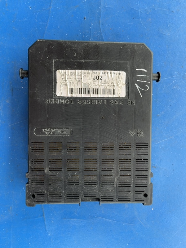 Panou siguranțe – Peugeot 307 1 generation [2001 – 2005] wagon 2.0 HDi MT (107 hp)