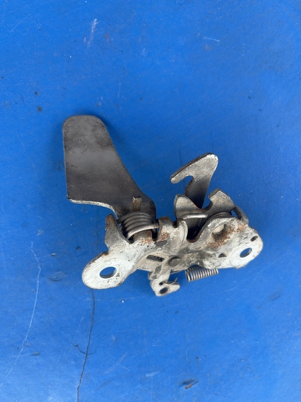 Mecanism inchidere capotă – Peugeot 307 1 generation [2001 – 2005] wagon 2.0 HDi MT (107 hp)