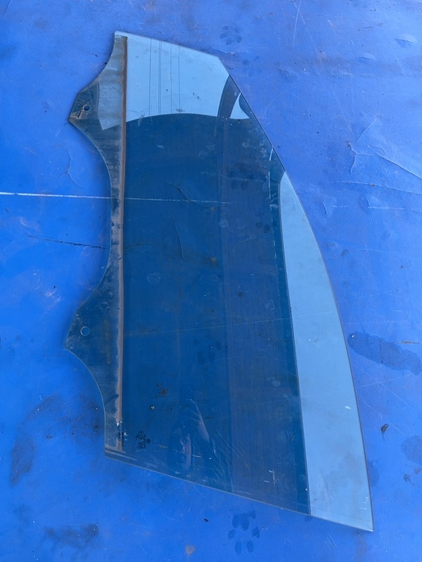 Geam lateral  – Parte montare: Stânga față – Volkswagen Golf 7 generation [restyling] [2017 – 2023] Variant wagon 5-doors