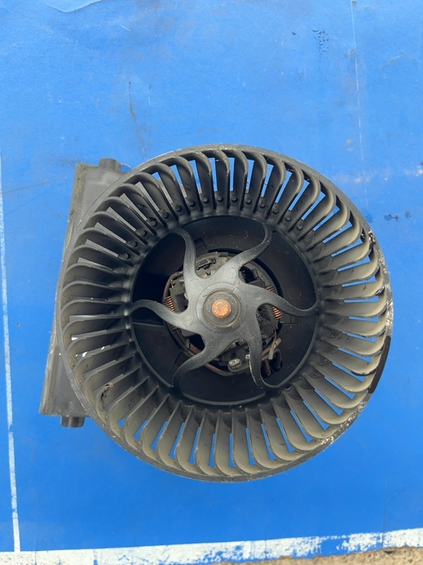 Ventilator habitaclu – Skoda Octavia 1 generation [restyling] [2000 – 2010] Liftback 5-doors 1.9 TDI MT (90 hp)