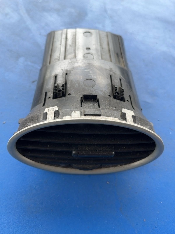 Guri ventilație – Ford Focus 2 generation [2004 – 2008] wagon 5-doors 1.6 TDCi MT (109 hp)