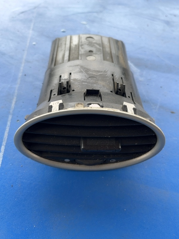 Guri ventilație – Ford Focus 2 generation [2004 – 2008] wagon 5-doors 1.6 TDCi MT (109 hp)