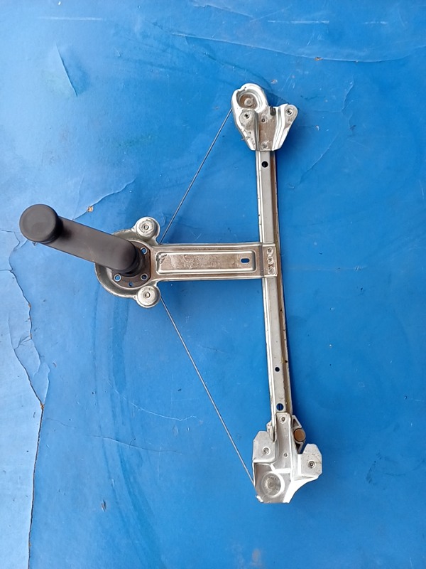 Macara geam  – Parte montare: Stânga spate, Manuală – Opel Astra H [2004 – 2007] Hatchback 1.8 AT (125 hp)