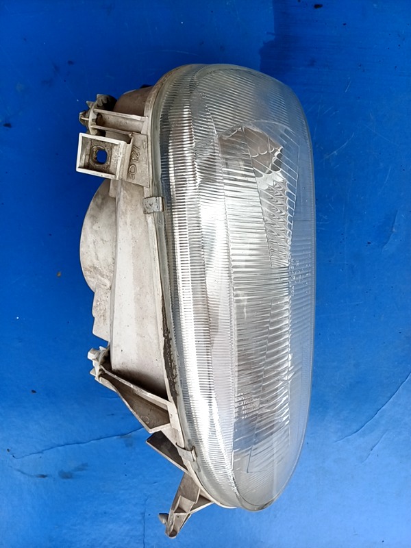 Far față – Parte montare: Stânga – Volkswagen Golf 3 generation [1991 – 1998] Hatchback 5-doors 1.6 MT (75 hp)