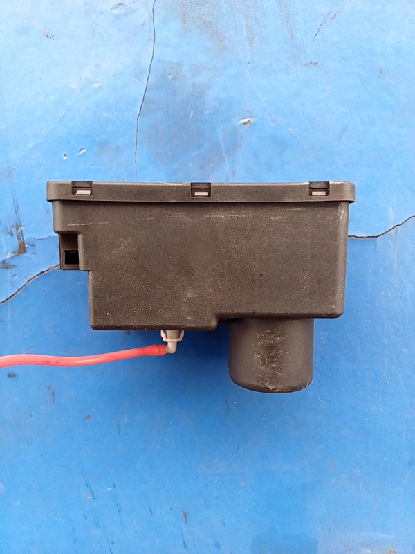 Pompă vacuum închidere centralizată – Volkswagen Golf 3 generation [1991 – 1998] Hatchback 5-doors 1.6 MT (75 hp)