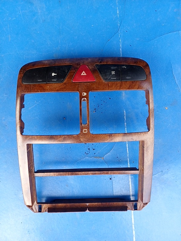 Consolă centrală – Peugeot 307 1 generation [2001 – 2005] Hatchback 5-doors 1.6 MT (109 hp)